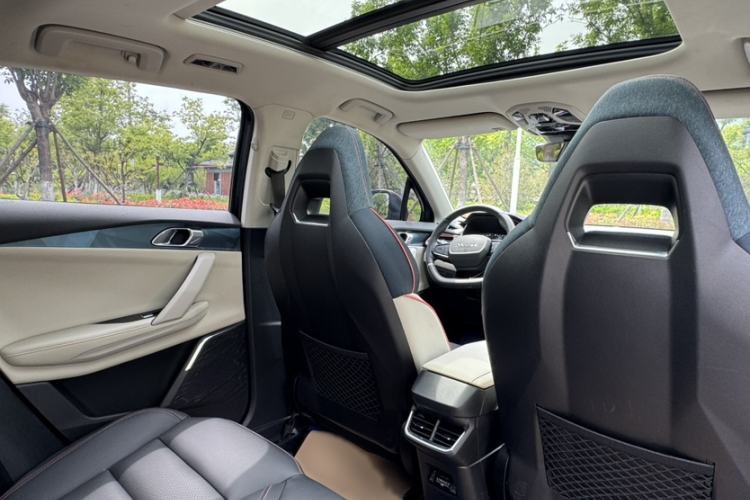 Used Lynk & Co 06 2020 1.5T YAO Halo Interior 11