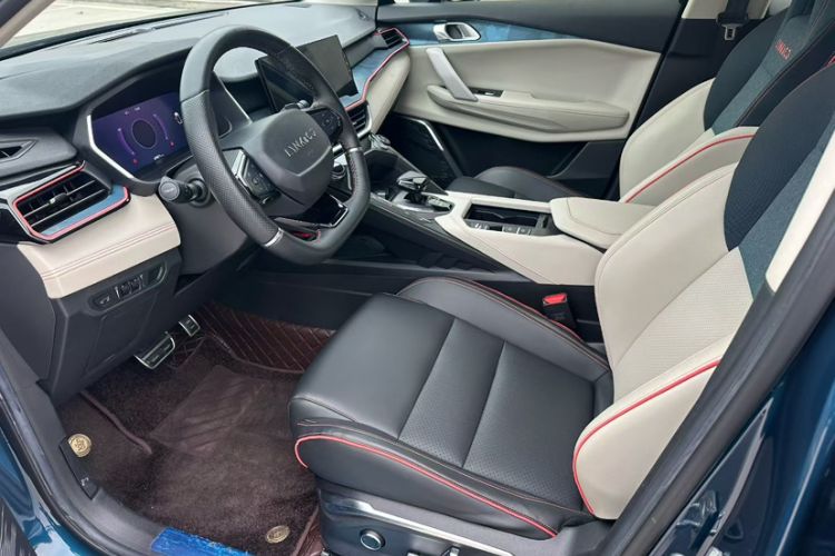Used Lynk & Co 06 2020 1.5T YAO Halo Interior 3