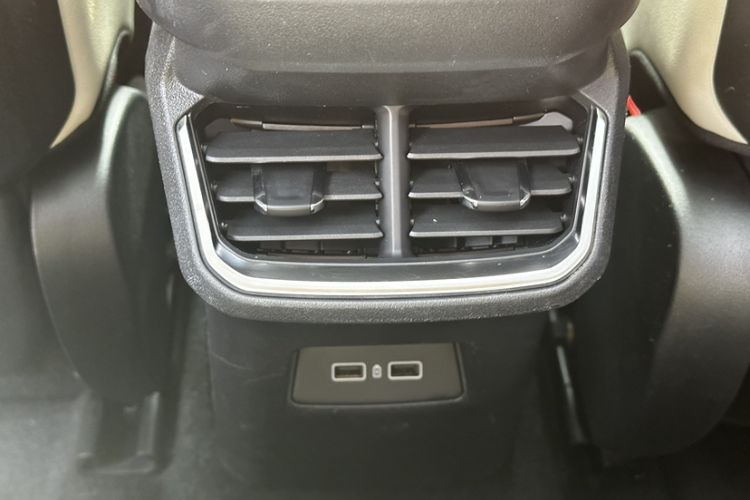 Used Lynk & Co 06 2020 1.5T YAO Halo Interior 6