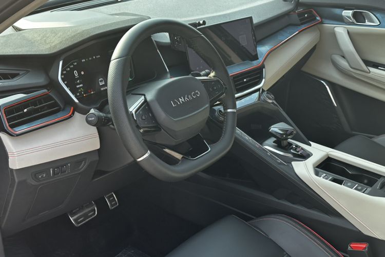 Used Lynk & Co 06 2020 1.5T YAO Halo Interior 8