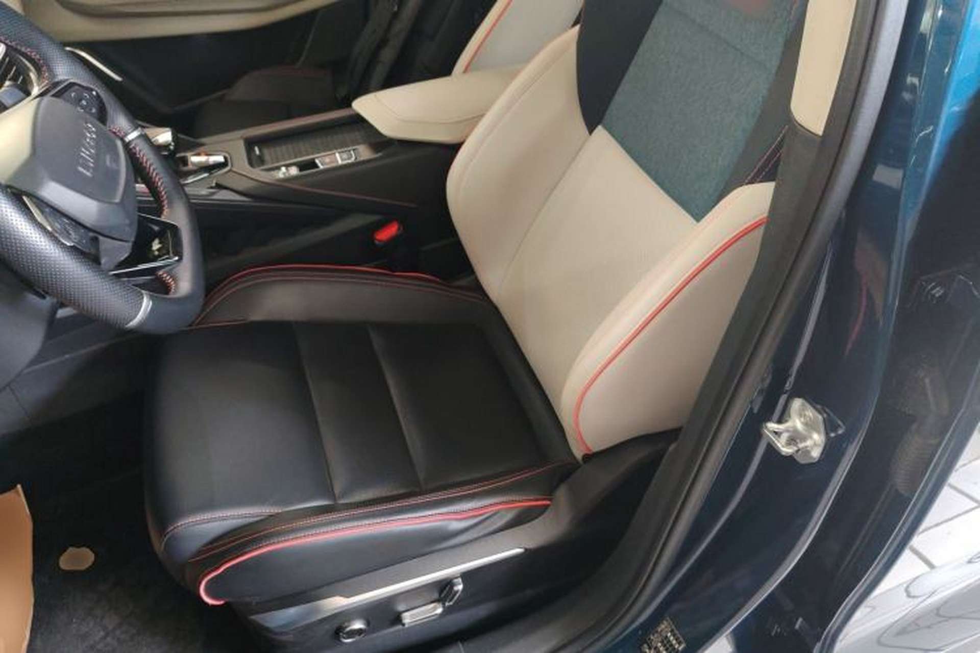 Used Lynk & Co 06 2020 1.5T YAO Halo Left Front Seat