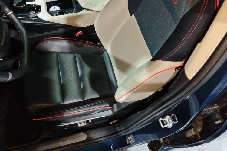 Used Lynk & Co 06 2020 1.5T YAO Halo Left Front Seat