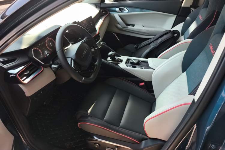 Used Lynk & Co 06 2020 1.5T YAO Halo Left Front Seat