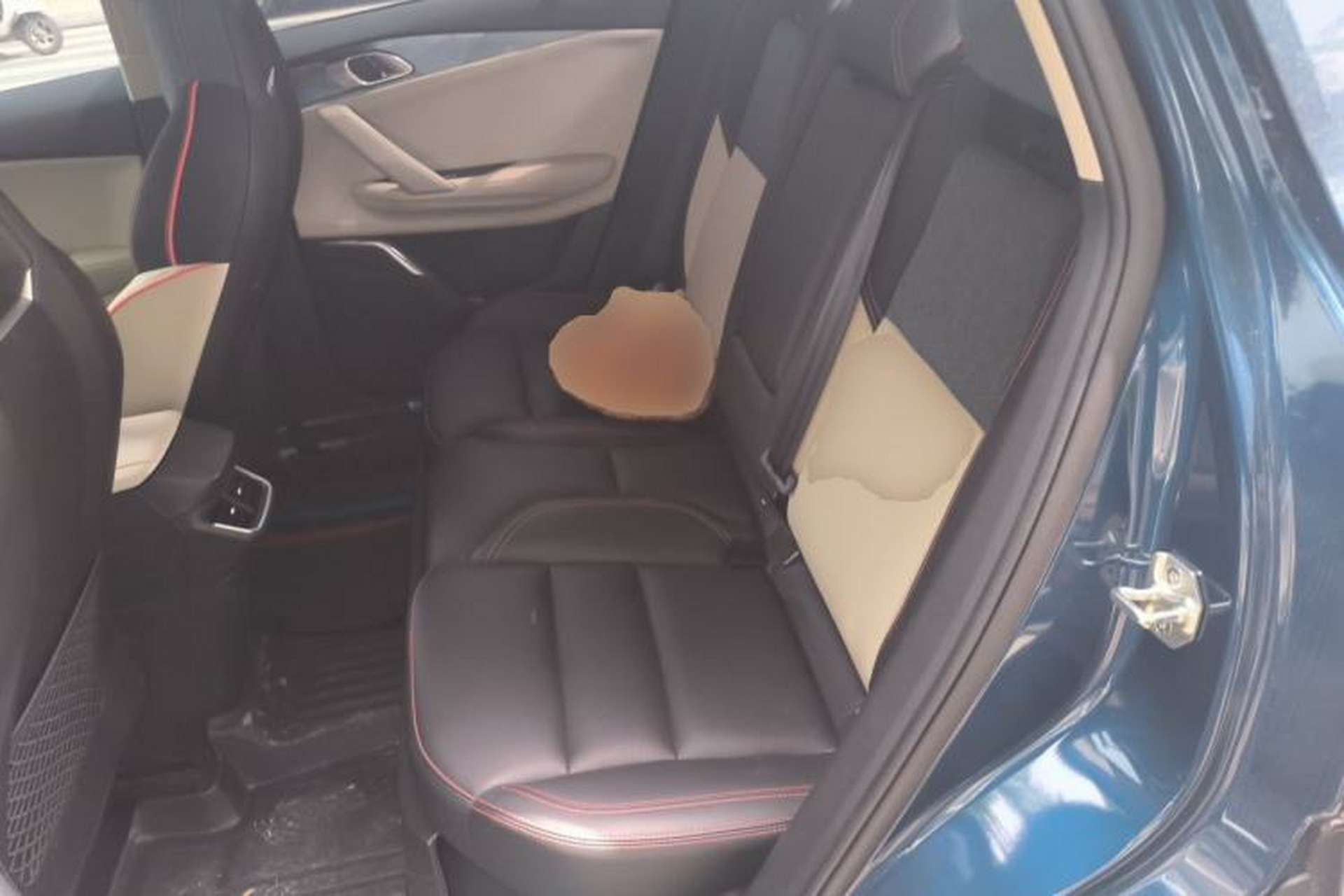 Used Lynk & Co 06 2020 1.5T YAO Halo Left Rear Seat