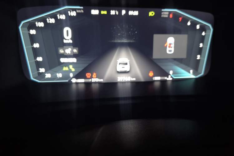 Used Lynk & Co 06 2020 1.5T YAO Halo Odometer Close Up