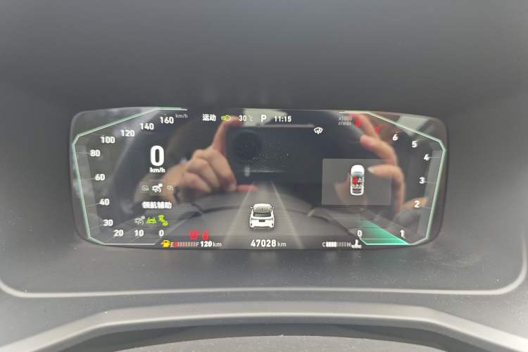 Used Lynk & Co 06 2020 1.5T YAO Halo Odometer Close Up