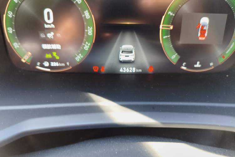 Used Lynk & Co 06 2020 1.5T YAO Halo Odometer Close Up