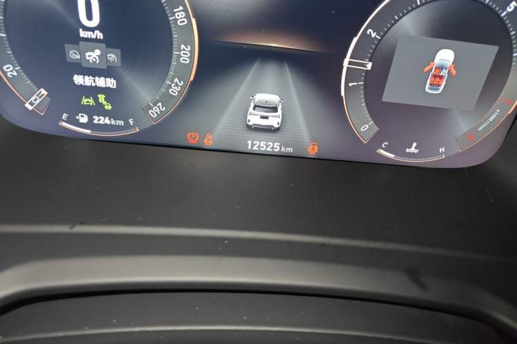 Used Lynk & Co 06 2020 1.5T YAO Halo Odometer Close Up