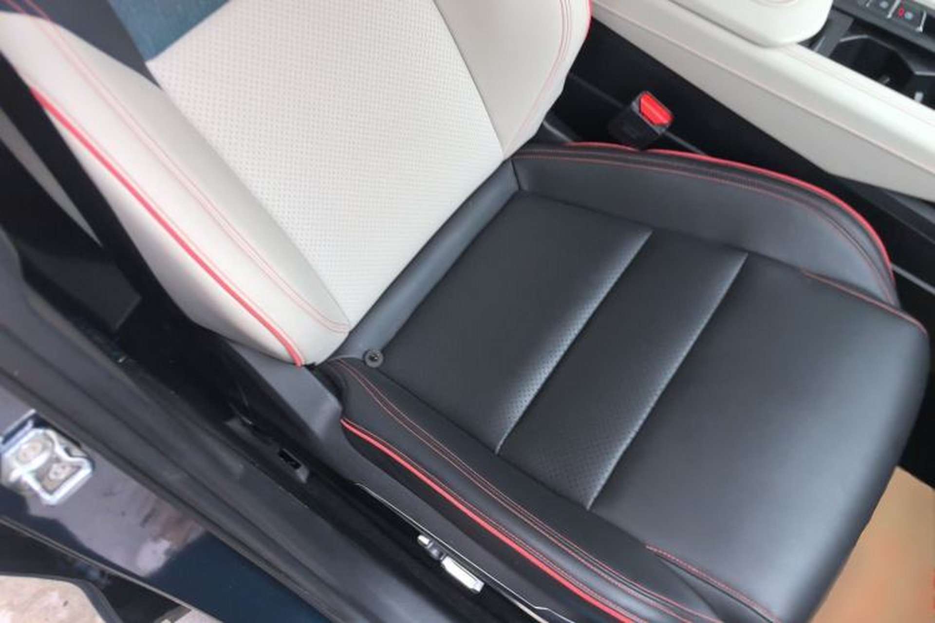 Used Lynk & Co 06 2020 1.5T YAO Halo Right Front Seat