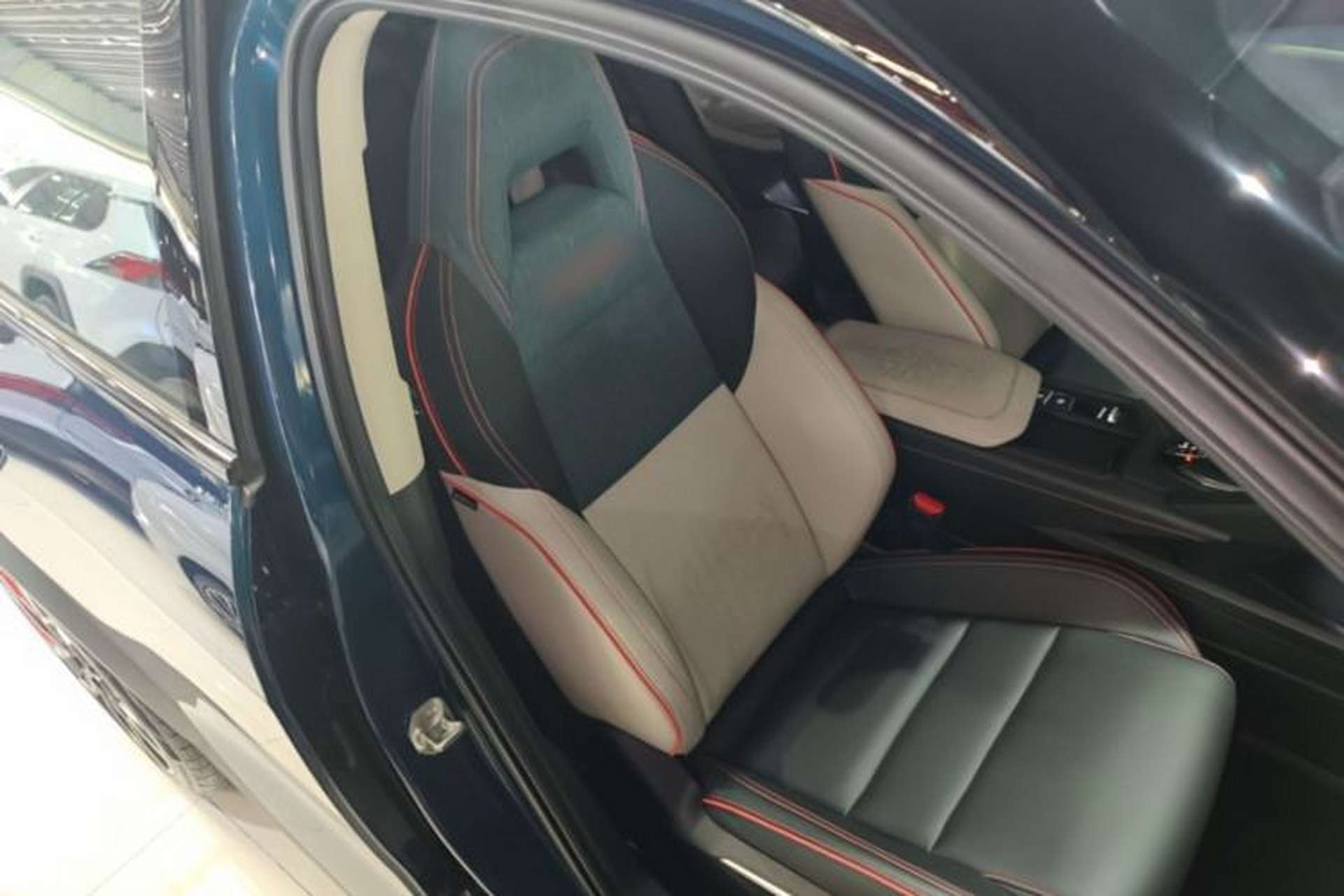 Used Lynk & Co 06 2020 1.5T YAO Halo Right Front Seat