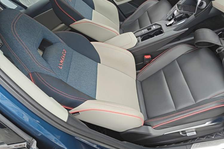 Used Lynk & Co 06 2020 1.5T YAO Halo Right Front Seat
