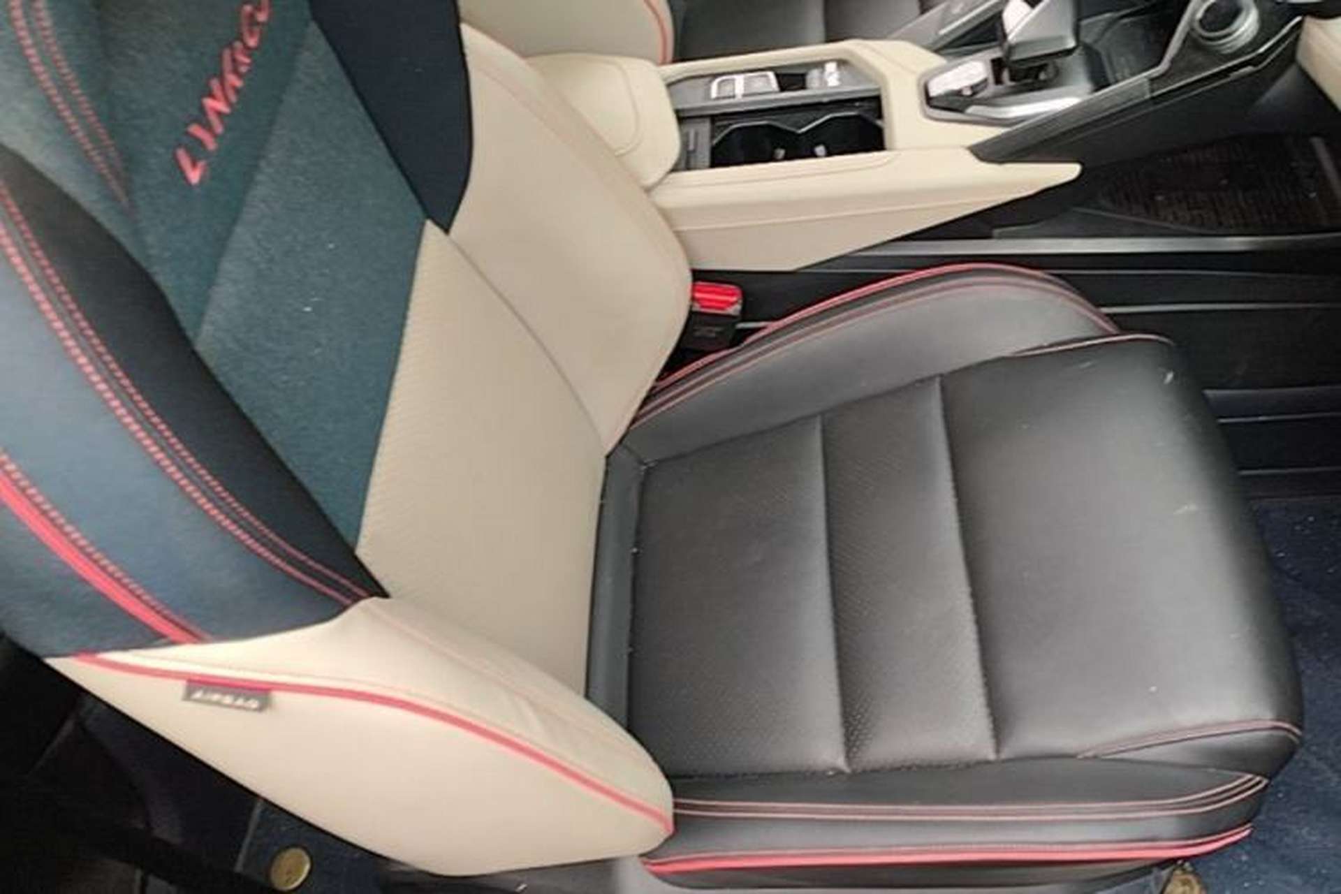 Used Lynk & Co 06 2020 1.5T YAO Halo Right Front Seat