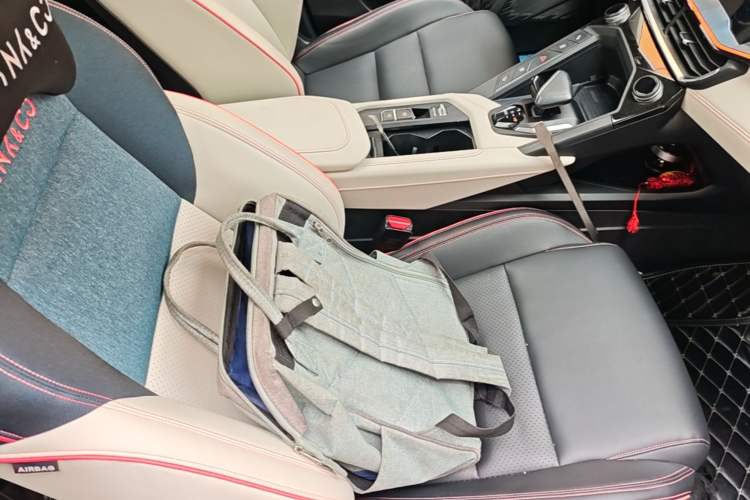Used Lynk & Co 06 2020 1.5T YAO Halo Right Front Seat