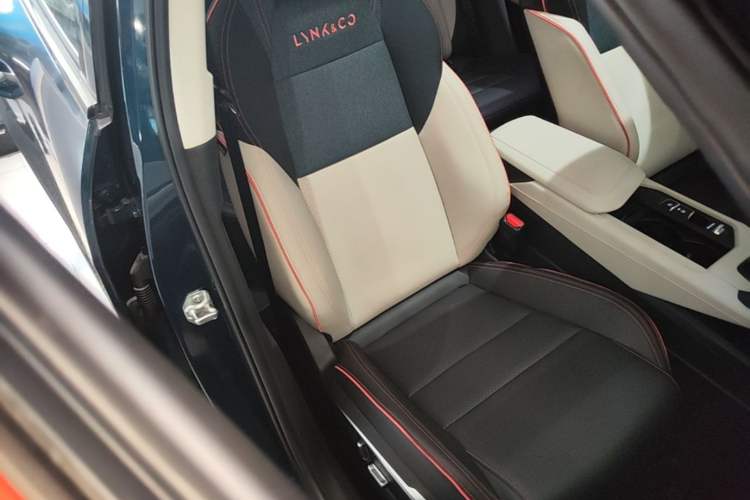 Used Lynk & Co 06 2020 1.5T YAO Halo Right Front Seat