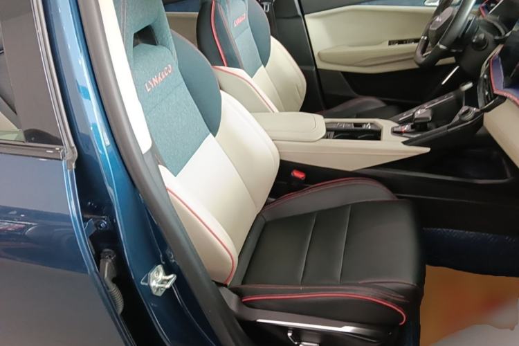 Used Lynk & Co 06 2020 1.5T YAO Halo Right Front Seat