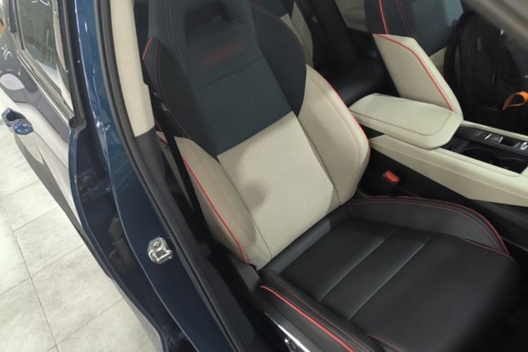 Used Lynk & Co 06 2020 1.5T YAO Halo Right Front Seat