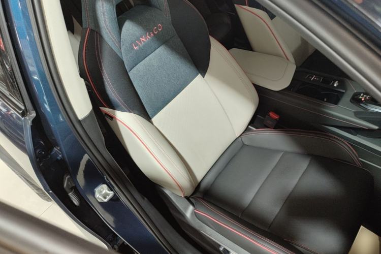 Used Lynk & Co 06 2020 1.5T YAO Halo Right Front Seat