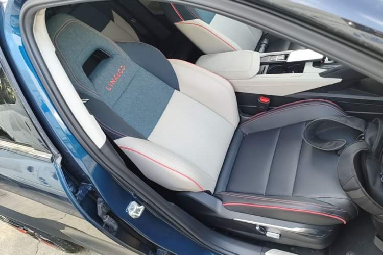 Used Lynk & Co 06 2020 1.5T YAO Halo Right Front Seat