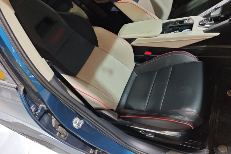 Used Lynk & Co 06 2020 1.5T YAO Halo Right Front Seat