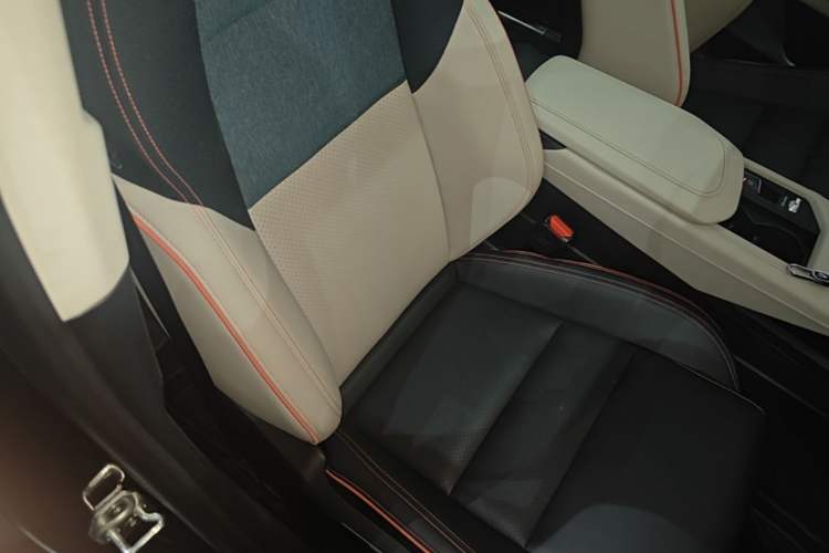 Used Lynk & Co 06 2020 1.5T YAO Halo Right Front Seat