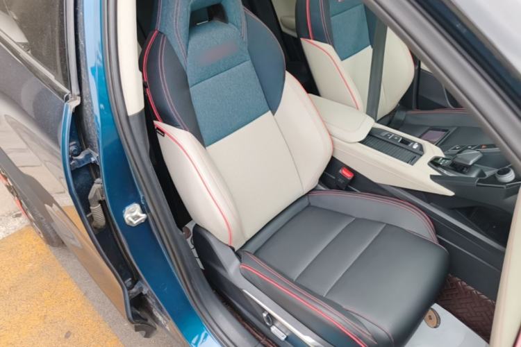Used Lynk & Co 06 2020 1.5T YAO Halo Right Front Seat