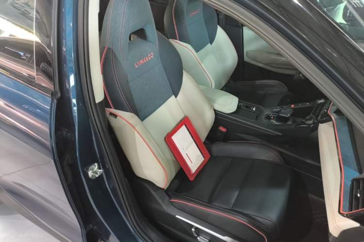 Used Lynk & Co 06 2020 1.5T YAO Halo Right Front Seat