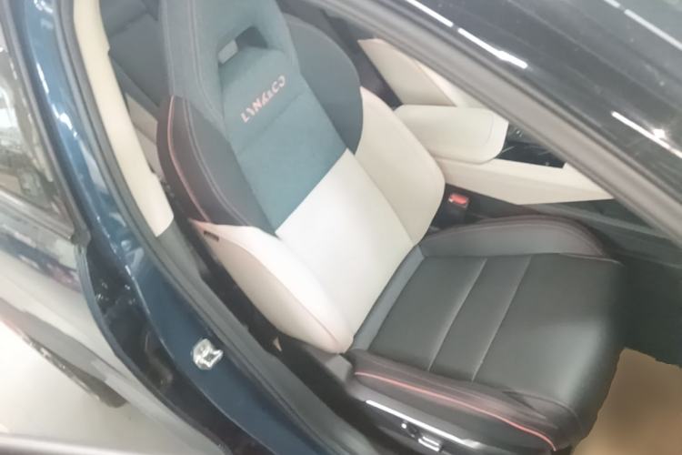 Used Lynk & Co 06 2020 1.5T YAO Halo Right Front Seat