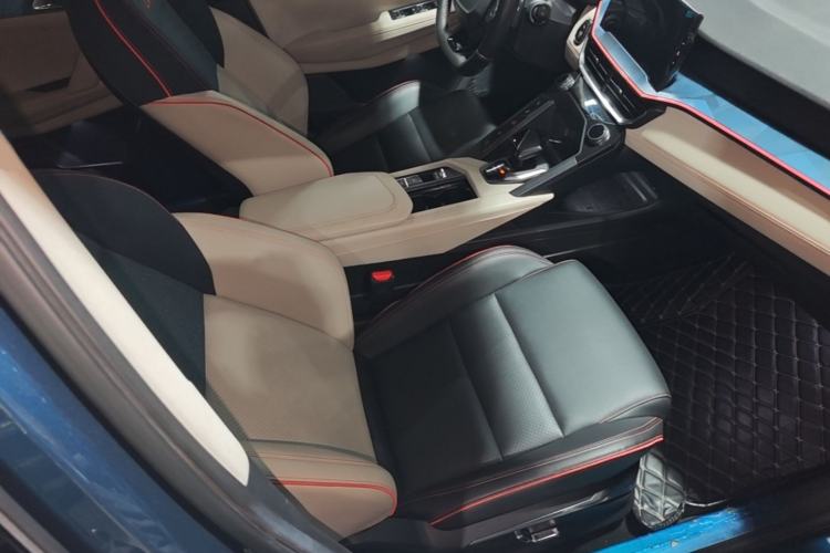 Used Lynk & Co 06 2020 1.5T YAO Halo Right Front Seat