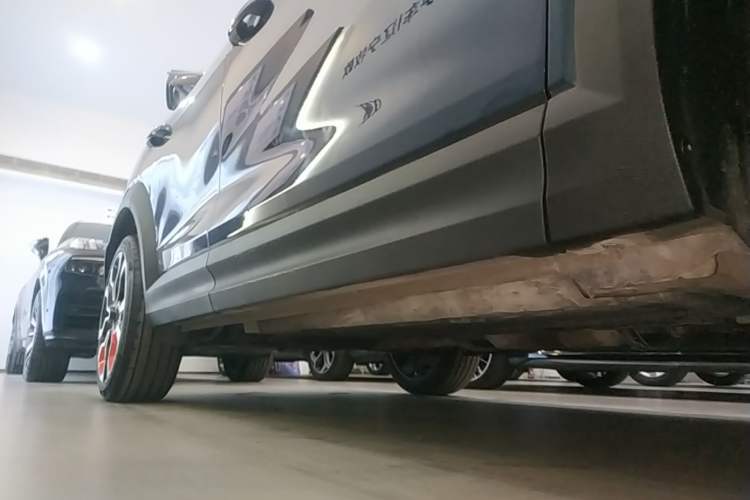 Used Lynk & Co 06 2020 1.5T YAO Halo Right Side Sill