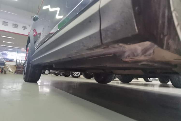 Used Lynk & Co 06 2020 1.5T YAO Halo Right Side Sill