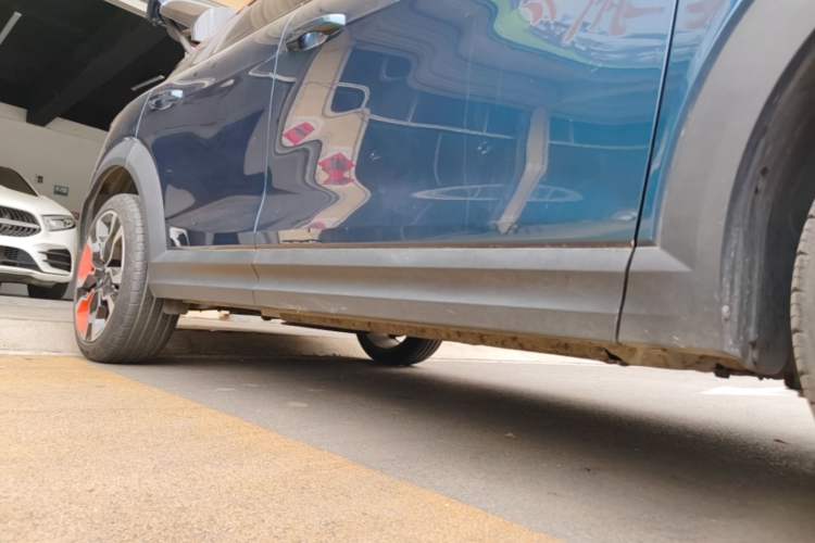 Used Lynk & Co 06 2020 1.5T YAO Halo Right Side Sill