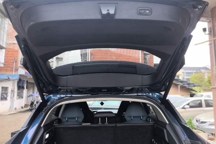 Used Lynk & Co 06 2020 1.5T YAO Halo Trunk