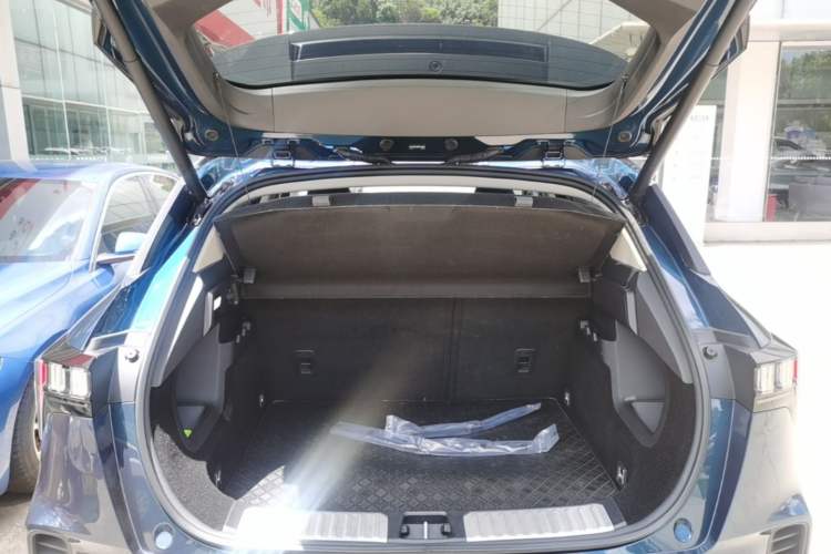 Used Lynk & Co 06 2020 1.5T YAO Halo Trunk