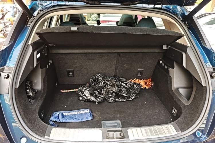 Used Lynk & Co 06 2020 1.5T YAO Halo Trunk