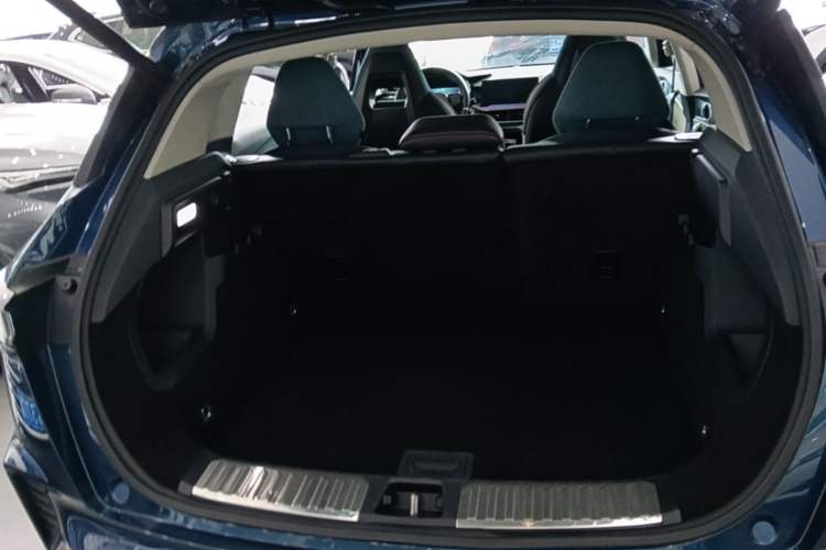 Used Lynk & Co 06 2020 1.5T YAO Halo Trunk