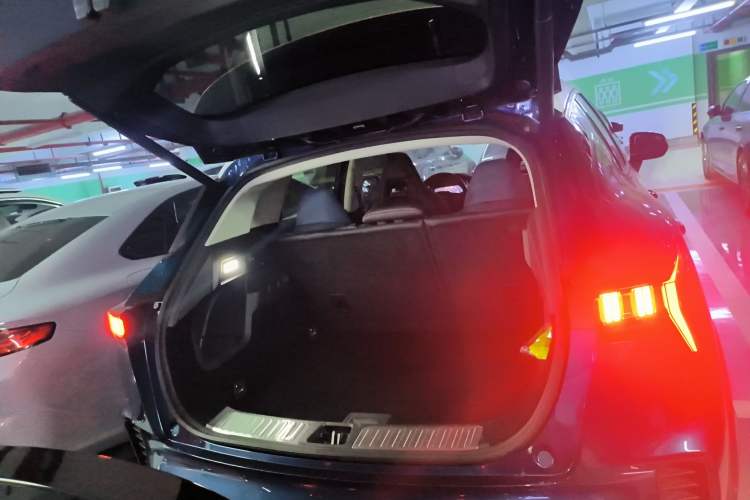 Used Lynk & Co 06 2020 1.5T Tech Pioneer Edition Trunk