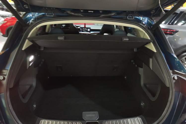 Used Lynk & Co 06 2020 1.5T YAO Halo Trunk
