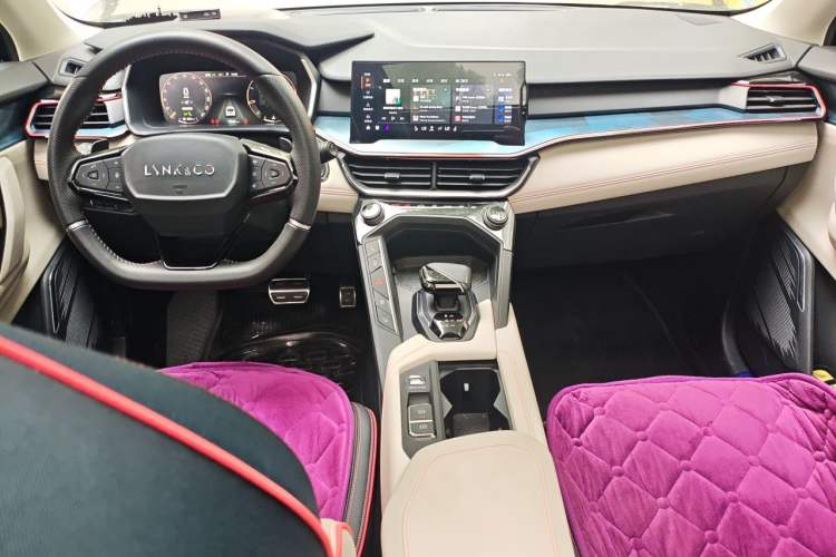 Used Lynk & Co 06 2020 1.5T YAO Halo Audio And AC Panel