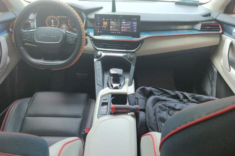Used Lynk & Co 06 2020 1.5T YAO Halo Center Console