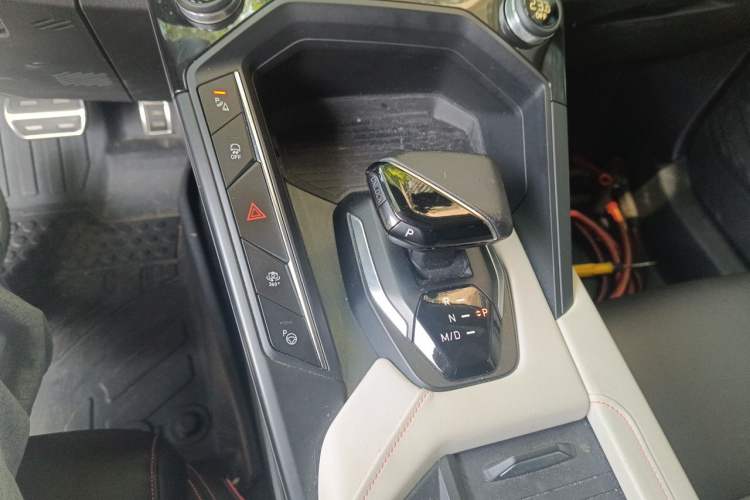 Used Lynk & Co 06 2020 1.5T YAO Halo Gear Lever
