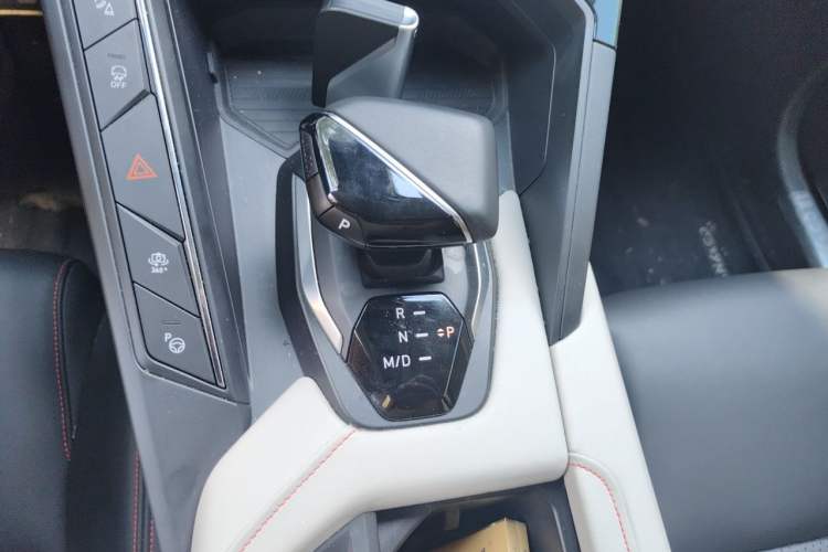 Used Lynk & Co 06 2020 1.5T YAO Halo Gear Lever