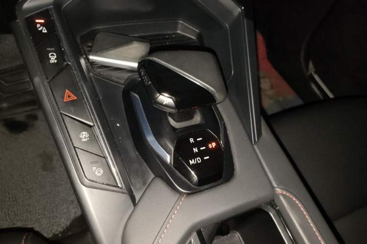 Used Lynk & Co 06 2020 1.5T YAO Halo Gear Lever