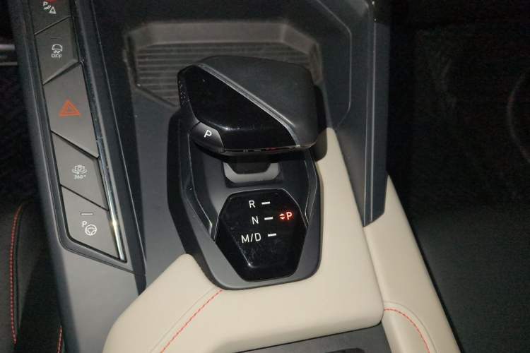 Used Lynk & Co 06 2020 1.5T YAO Halo Gear Lever