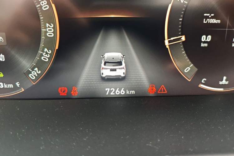 Used Lynk & Co 06 2020 1.5T YAO Halo Odometer Close Up