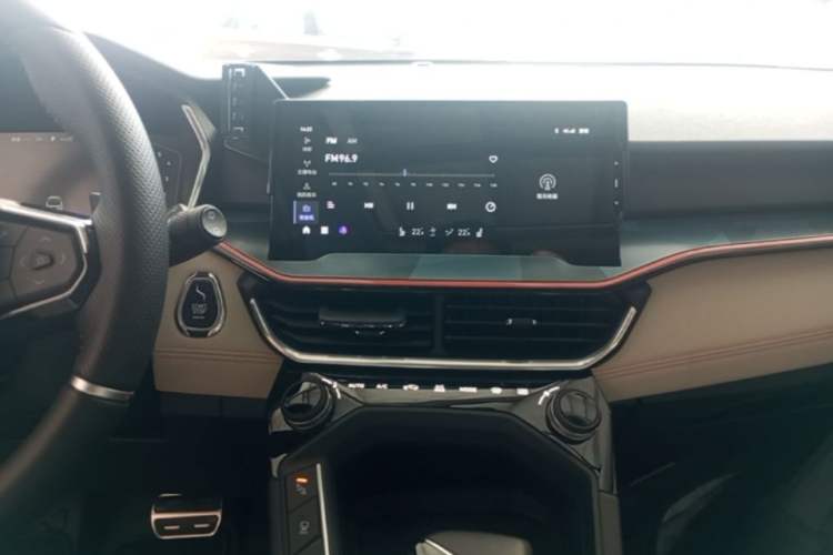 Used Lynk & Co 06 2020 1.5T YAO Halo Audio And AC Panel