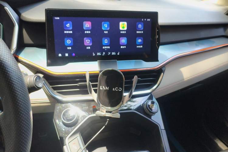 Used Lynk & Co 06 2020 1.5T YAO Halo Audio And AC Panel