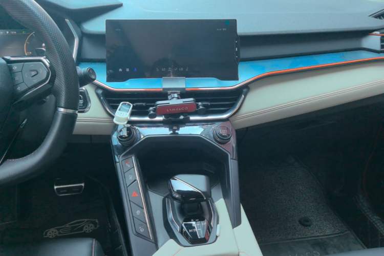 Used Lynk & Co 06 2020 1.5T YAO Halo Audio And AC Panel