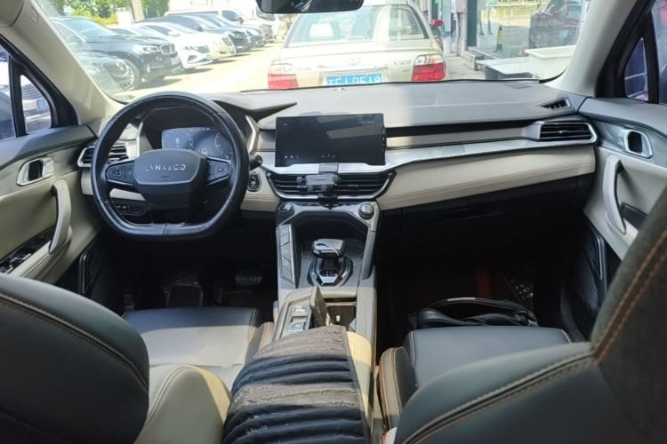 Used Lynk & Co 06 2020 1.5T Type Plus Center Console