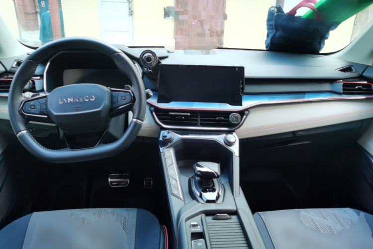 Used Lynk & Co 06 2020 1.5T YAO Halo Center Console