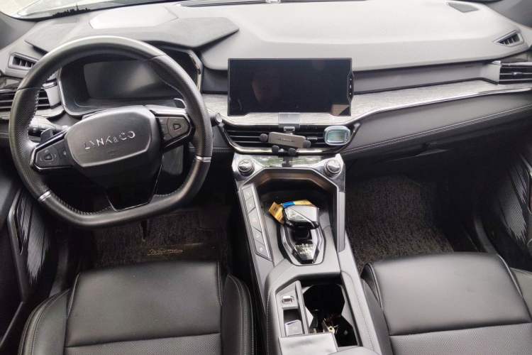 Used Lynk & Co 06 2020 1.5T JinPro model Center Console